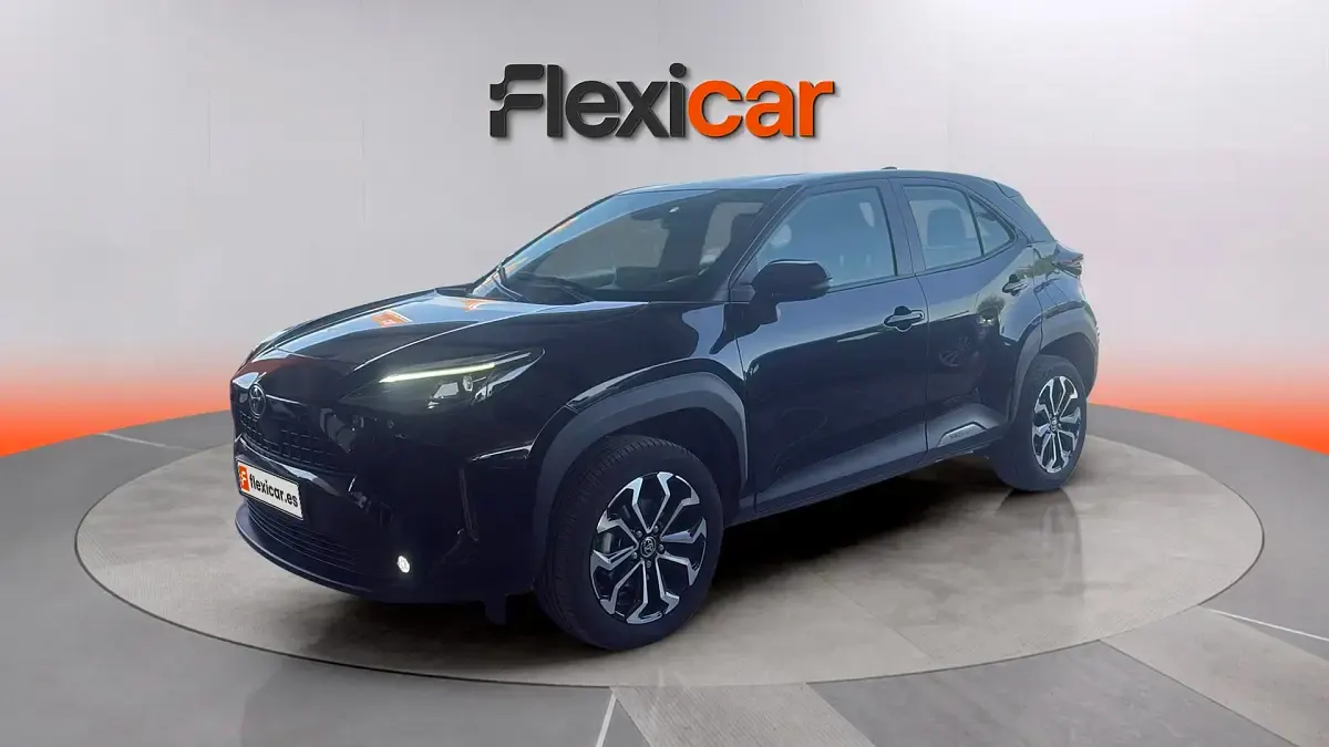 Usado Toyota Yaris Active 116 CV (85 kW) 2023 Negro Utilitario