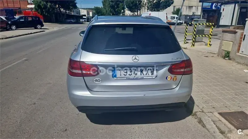 Usado Mercedes C220 Exclusive 170 CV (125 kW) 2015 Gris / plata Familiar