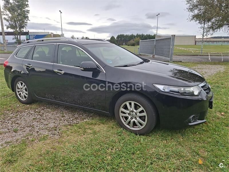 Negro Usado 2012 Honda Accord Elegance Familiar | 10.900 € (Precio justo) - Imagen 1/4