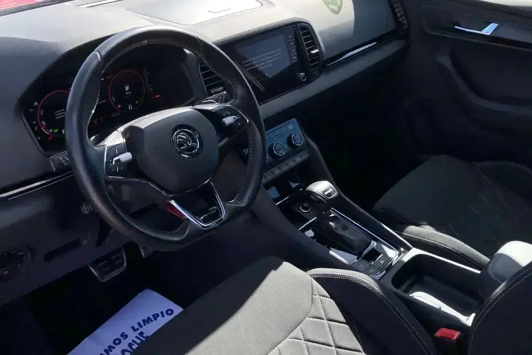 Usado Skoda Karoq SportLine 150 HP (110 kW) 2023 Vermelho SUV