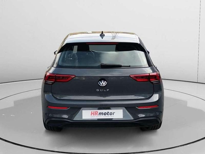 Usado VW Golf VIII Life 111 CV (81 kW) 2024 Gris Utilitario