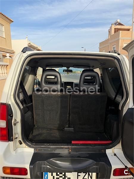 Usado Suzuki Jimny 86 CV (63 kW) 2008 Blanco SUV