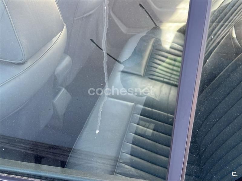 Usado Mercedes E280 193 CV (141 kW) 1993 Azul Berlina