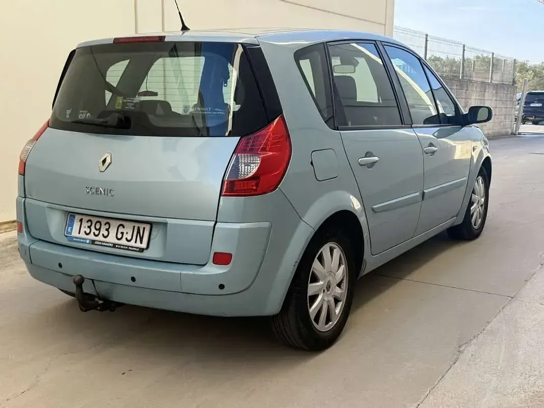 Usado Renault Scenic E-Tech Dynamique 131 CV (96 kW) 2008 Azul Monovolumen