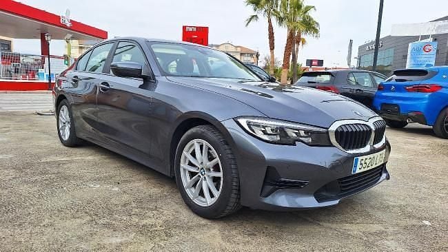 Gris / plata Usado 2022 BMW 318 Berlina | 24.900 € (Super precio) - Imagen 1/4