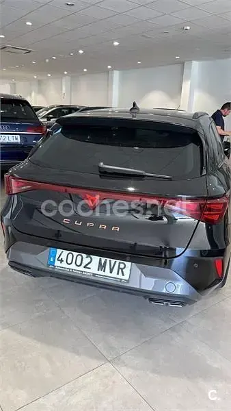 Usado Cupra Leon 150 CV (110 kW) 2024 Negro Familiar