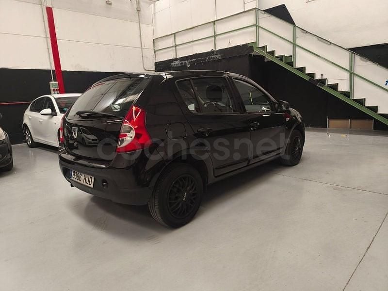 Usado Dacia Sandero Ambiance 75 CV (55 kW) 2012 Negro Berlina
