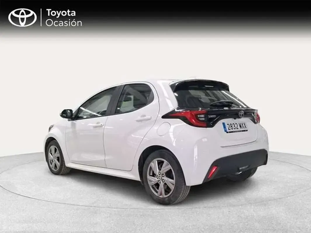 Usado Toyota Yaris Active 116 CV (85 kW) 2025 Blanco Utilitario