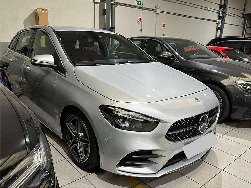 Usado Mercedes B200 163 CV (119 kW) 2019 Gris Monovolumen