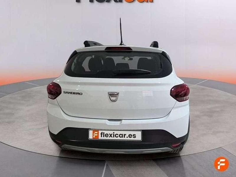 Usado Dacia Sandero Essentiel 91 CV (66 kW) 2021 Blanco Utilitario