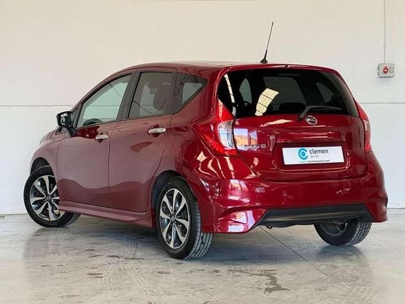 Usado Nissan Note Tekna 99 CV (72 kW) 2016 Rojo Monovolumen