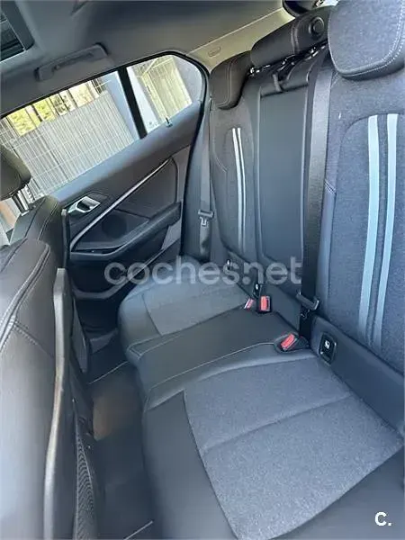 Usado BMW 118 Comfort Edition 136 CV (100 kW) 2021 Negro Berlina