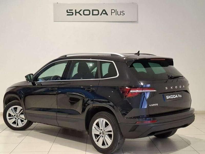 Usado Skoda Karoq Selection 150 CV (110 kW) 2025 Negro SUV