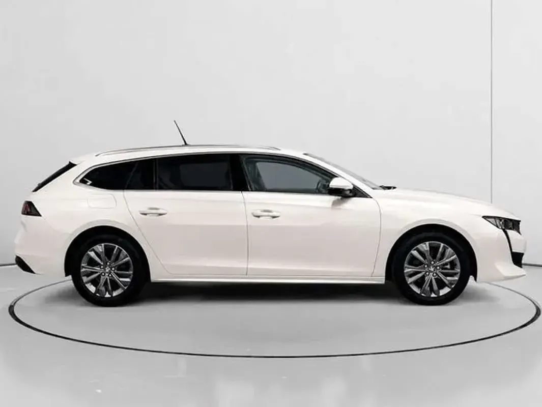 Usado Peugeot 508 Active 131 CV (96 kW) 2021 Blanco Berlina