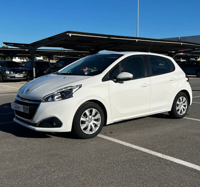 Usado 2017 Peugeot 208 Utilitario | 10.900 € - Imagen 1/4