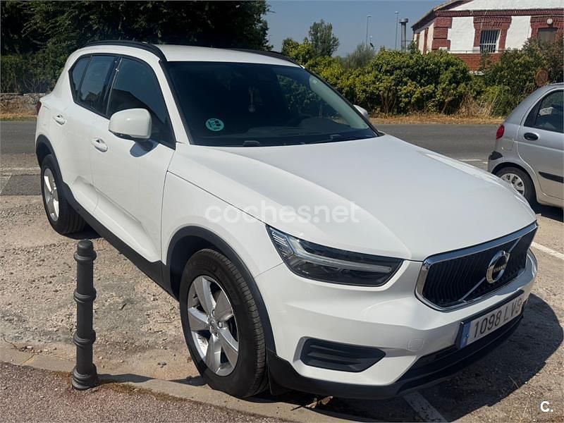 Usado Volvo XC40 Momentum 129 CV (94 kW) 2021 Blanco SUV