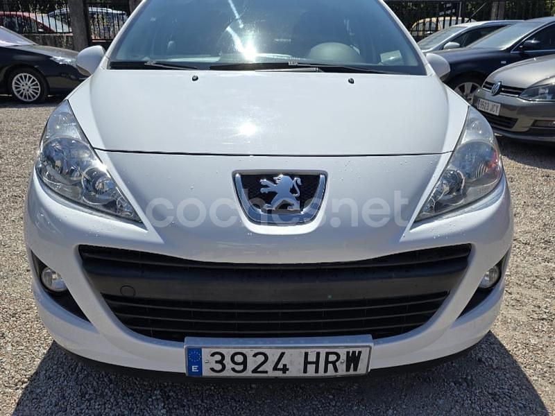 Blanco Usado 2013 Peugeot 207 Berlina | 6700 € (Un poco caro) - Imagen 1/4