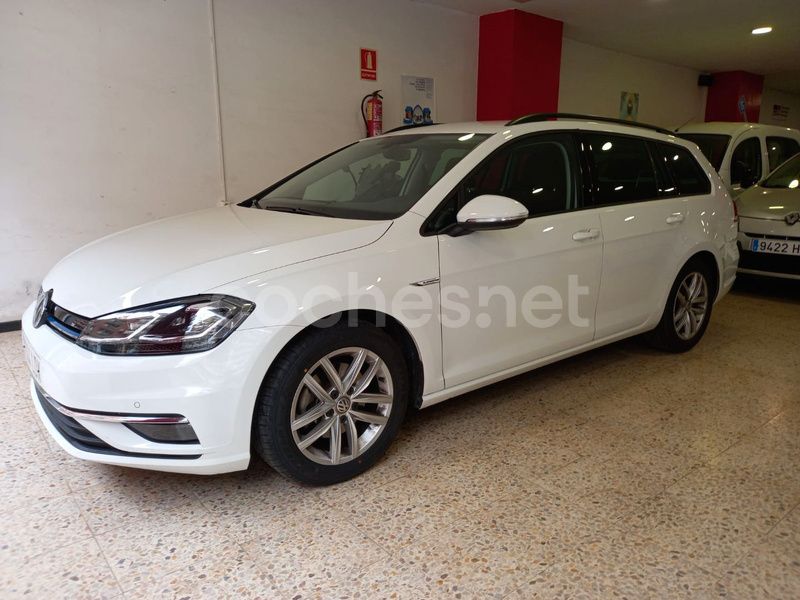 Blanco Usado 2020 VW Golf VIII Advance Familiar | 16.900 € (Buen precio) - Imagen 1/4