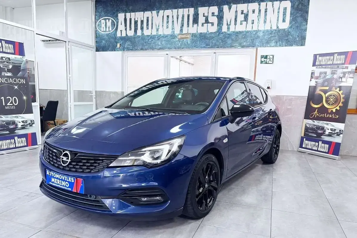 Usado Opel Astra Ultimate 122 CV (89 kW) 2021 Azul Utilitario