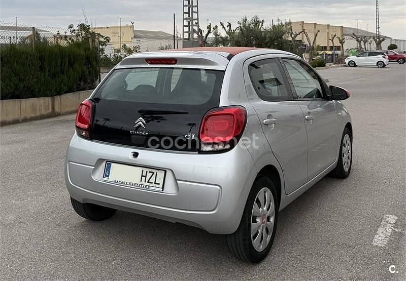 Usado Citroën C1 Feel 82 CV (60 kW) 2014 Gris / plata Utilitario