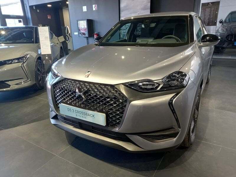 Gris Usado 2021 DS Automobiles DS3 Crossback Performance SUV | 34.900 € - Imagen 1/4