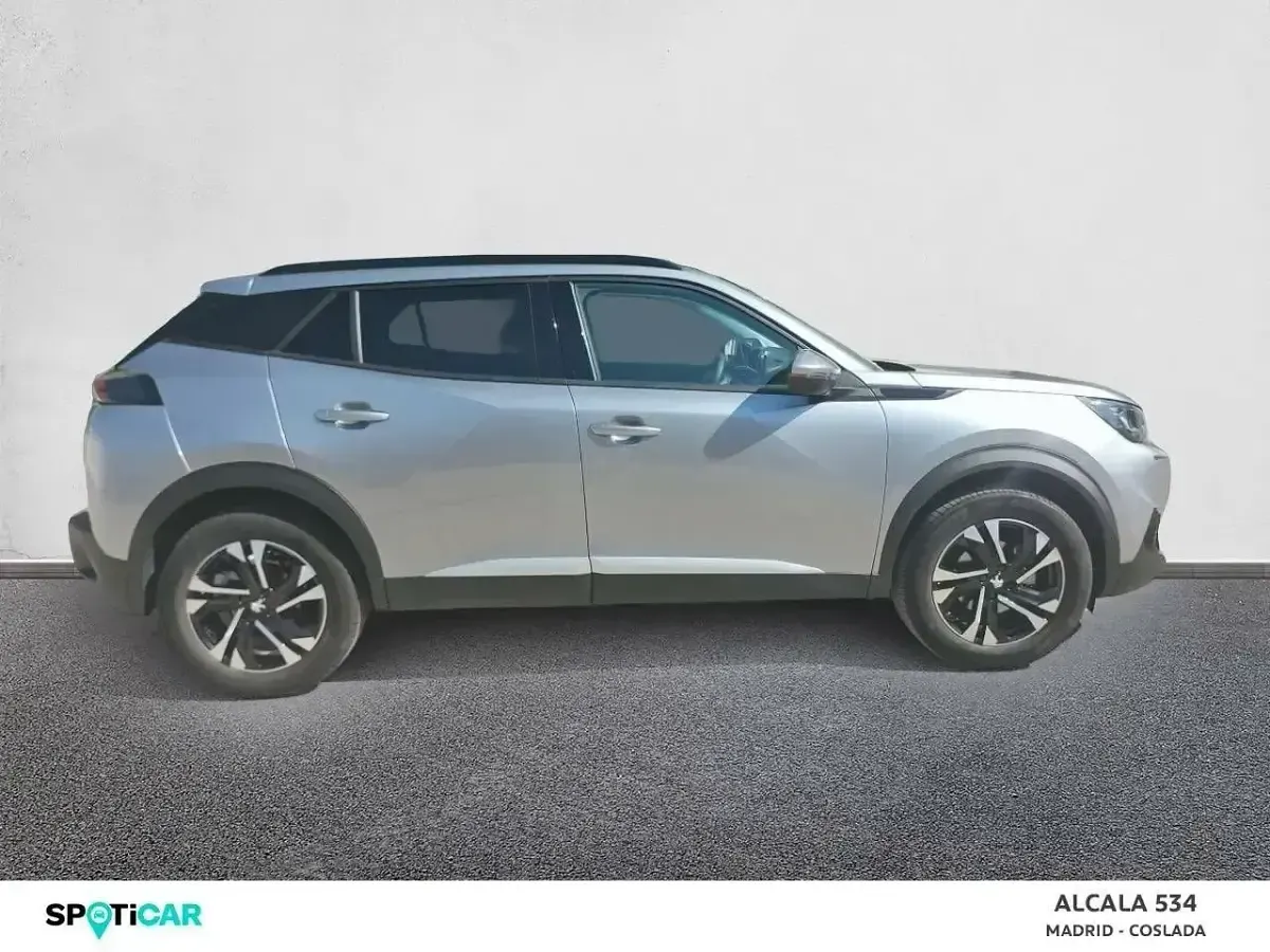 Usado Peugeot 2008 Allure 130 CV (95 kW) 2021 Gris SUV