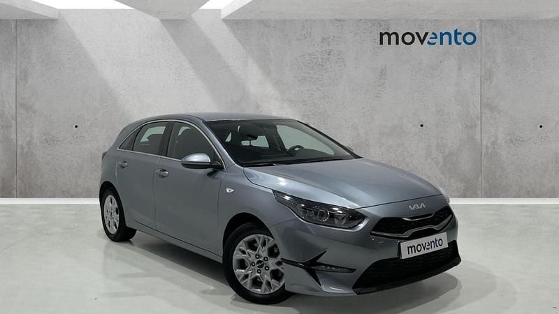 Usado Kia Ceed 136 CV (100 kW) 2023 Gris Utilitario