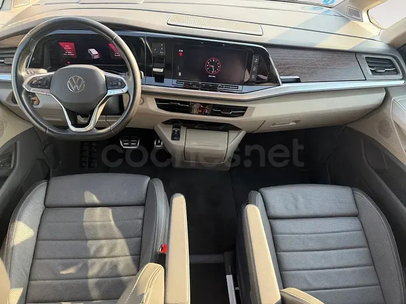 Usado VW Multivan Style 218 CV (160 kW) 2023 Gris / plata Monovolumen