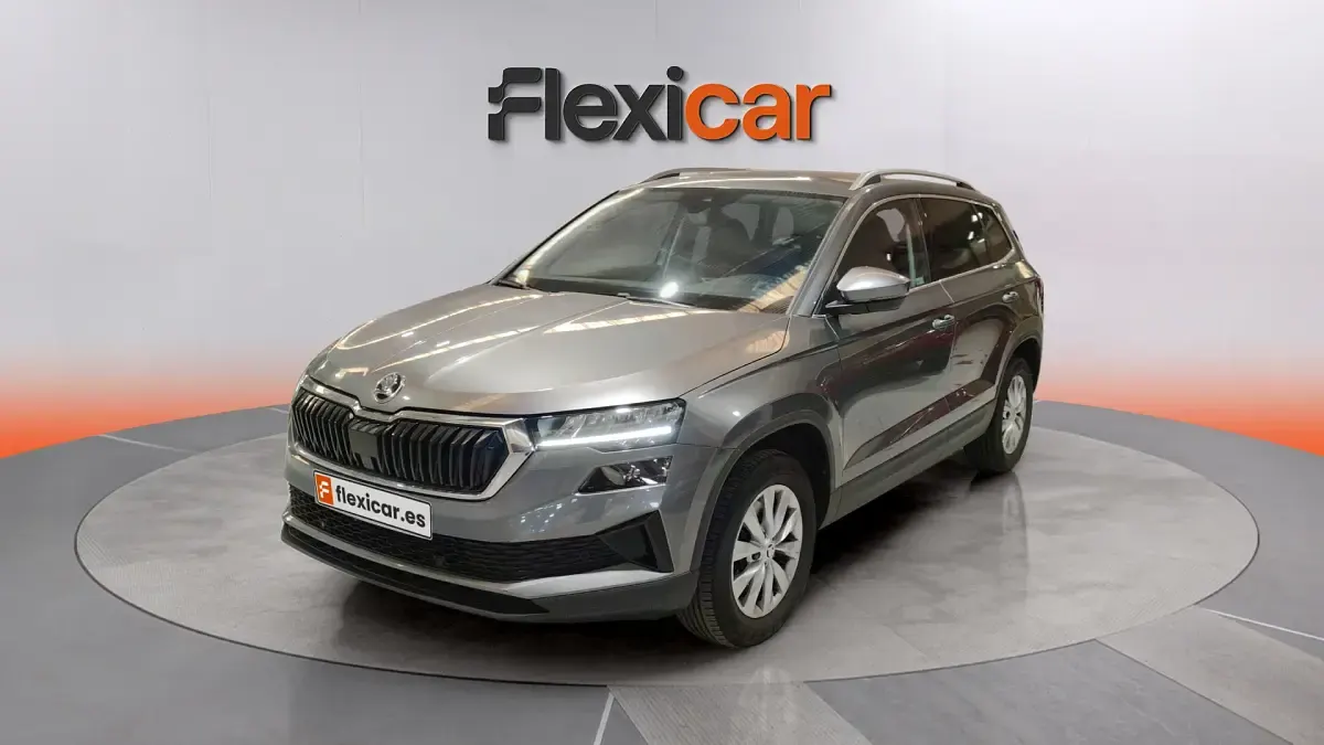 Usado Skoda Karoq 150 CV (110 kW) 2024 Gris SUV