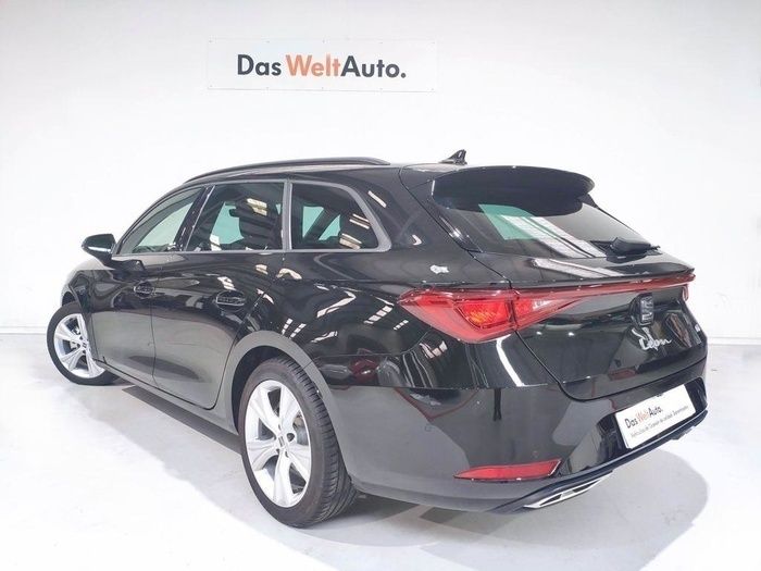 Negro Usado 2024 Seat Leon ST FR Familiar | 25.990 € (Precio justo) - Imagen 1/4