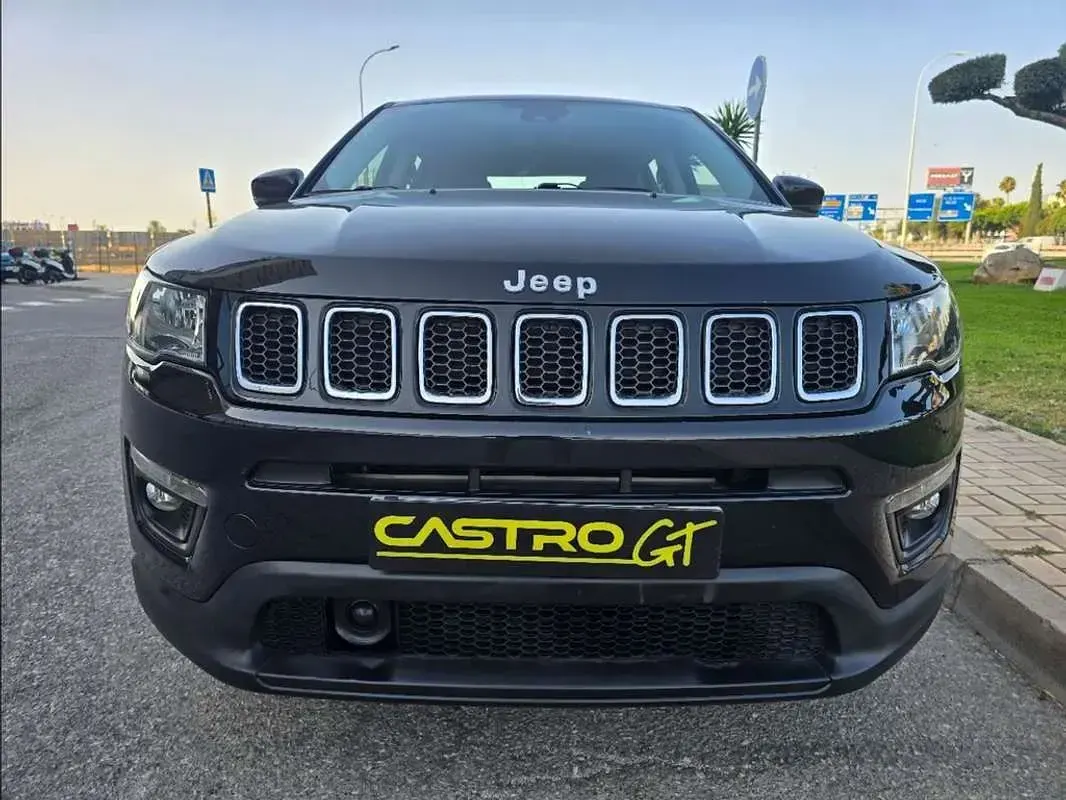 Usado Jeep Compass Sport 129 CV (94 kW) 2021 Negro SUV