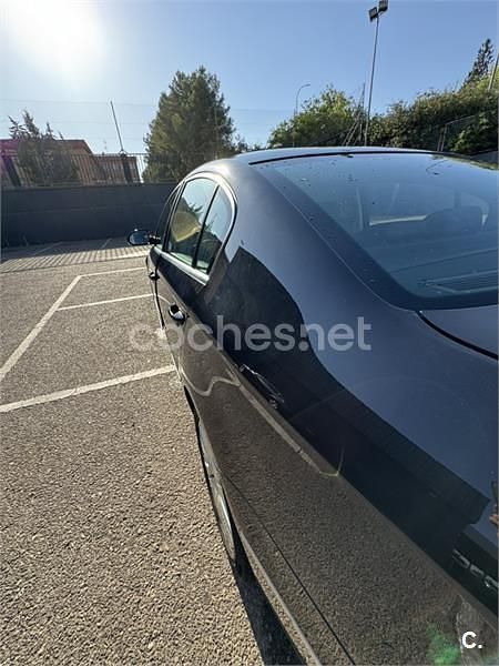 Usado VW Passat Highline 140 CV (102 kW) 2005 Negro Berlina