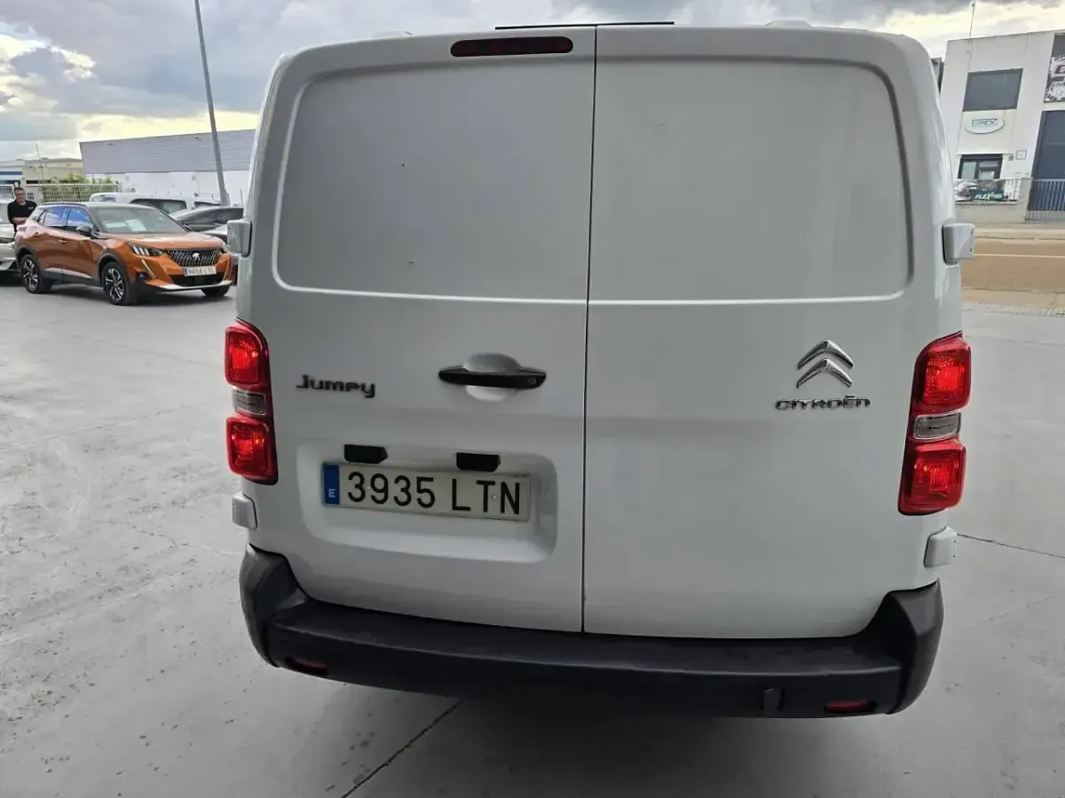 Usado Citroën Jumpy 122 CV (89 kW) 2021 Blanco Monovolumen