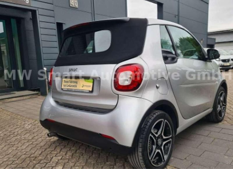 Usado Smart ForTwo Cabrio Passion 90 CV (66 kW) 2017 Plateado Descapotable