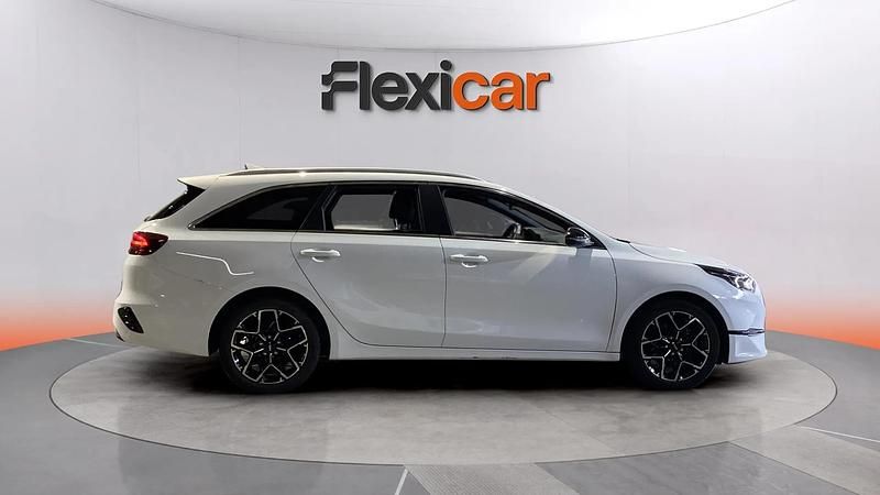 Usado Kia Ceed Style 100 CV (73 kW) 2025 Blanco Utilitario