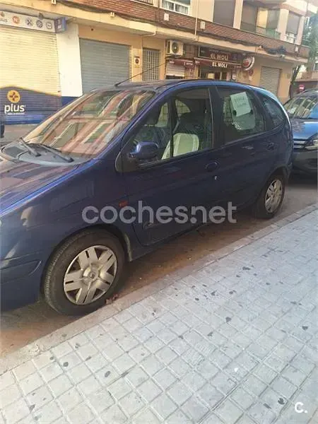 Usado Renault Scénic Expression 120 CV (88 kW) 2003 Azul Monovolumen