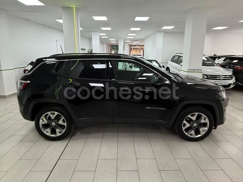 Usado Jeep Compass Limited 120 CV (88 kW) 2018 Negro SUV