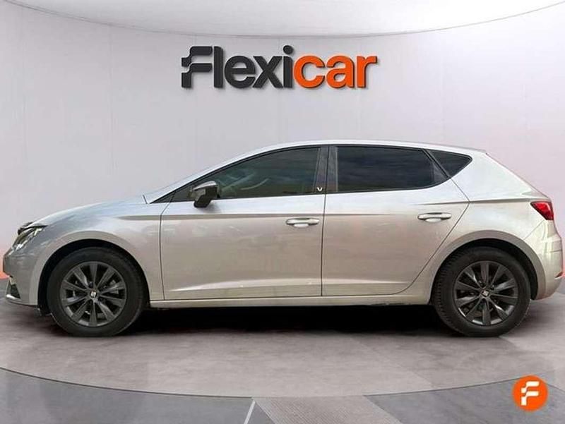 Usado Seat Leon ST Style 131 CV (96 kW) 2020 Gris Familiar