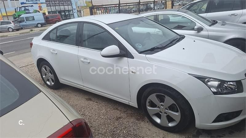 Usado Chevrolet Cruze LT 150 CV (110 kW) 2011 Blanco Berlina