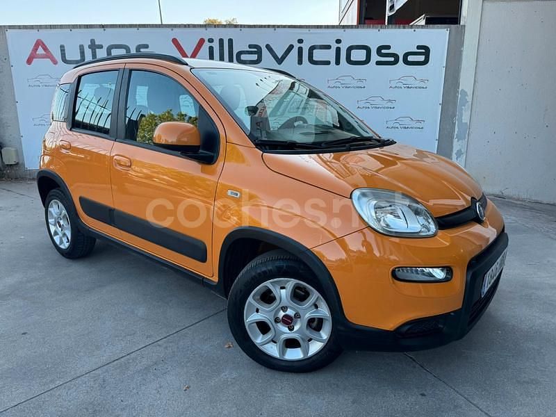 Usado Fiat Panda Trekking 75 CV (55 kW) 2013 Naranja Utilitario