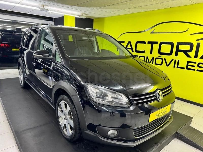 Usado VW Touran Sportline 177 CV (130 kW) 2014 Negro Monovolumen