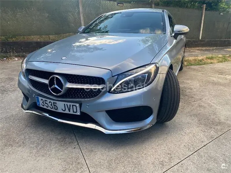 Usado Mercedes C220 AMG line 170 CV (125 kW) 2016 Gris / plata Coupe