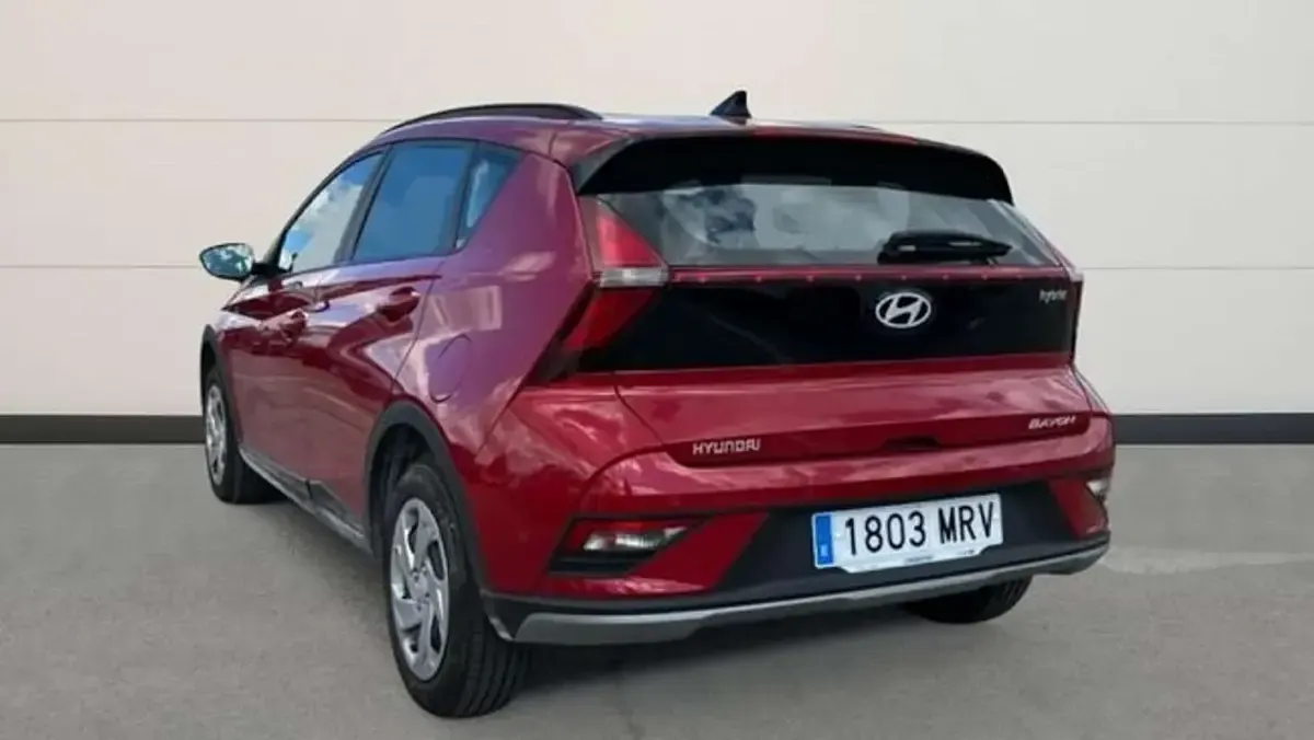 Usado Hyundai Bayon 101 CV (74 kW) 2024 Rojo SUV