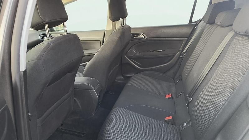 Usado Peugeot 308 Access 131 CV (96 kW) 2020 Gris Utilitario