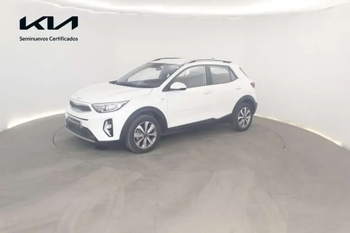 Usado Kia Stonic 101 CV (74 kW) 2025 Blanco SUV