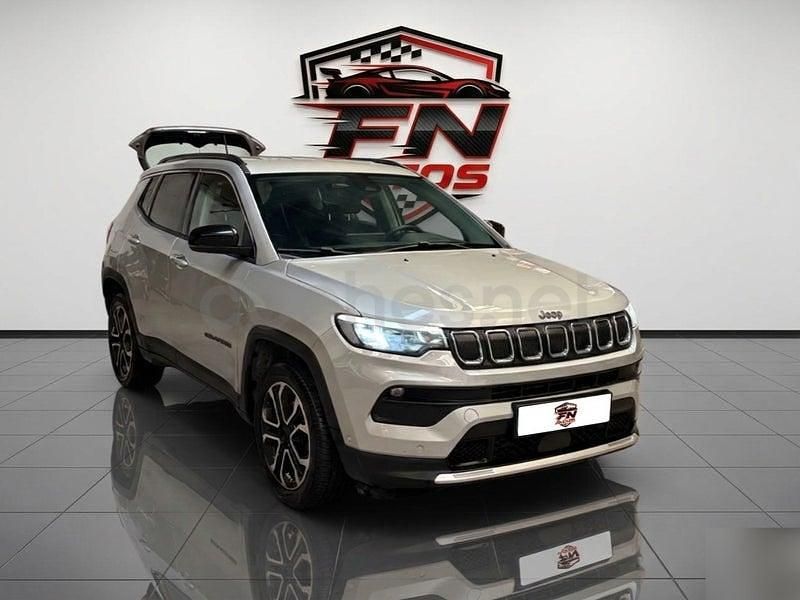 Usado Jeep Compass 130 CV (95 kW) 2022 Gris / plata SUV