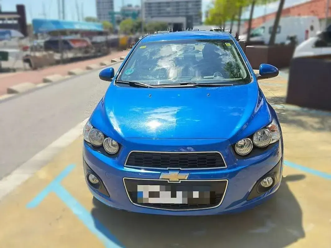 Usado Chevrolet Aveo LTZ 101 CV (74 kW) 2013 Azul Berlina