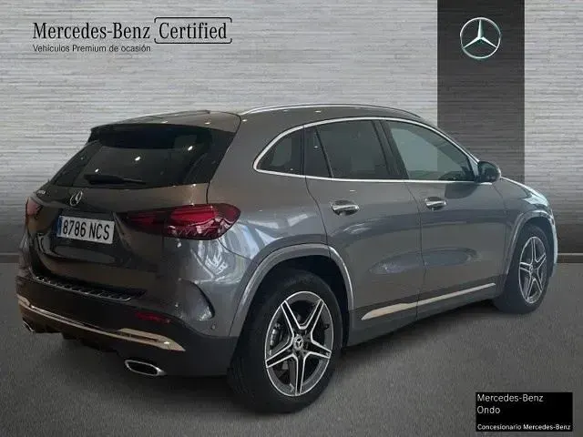 Usado Mercedes GLA200 150 CV (110 kW) 2025 Gris montaña SUV