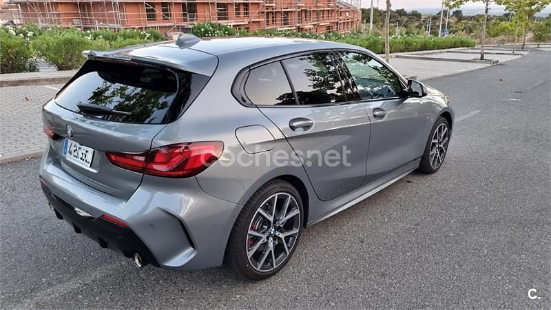 Usado BMW 118 150 CV (110 kW) 2023 Gris / plata Utilitario