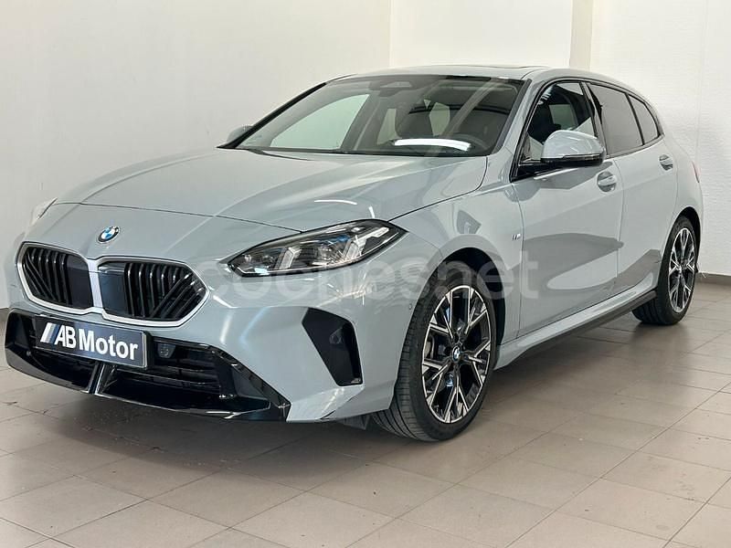 Usado BMW 120 Comfort Edition 170 CV (125 kW) 2025 Gris / plata Utilitario